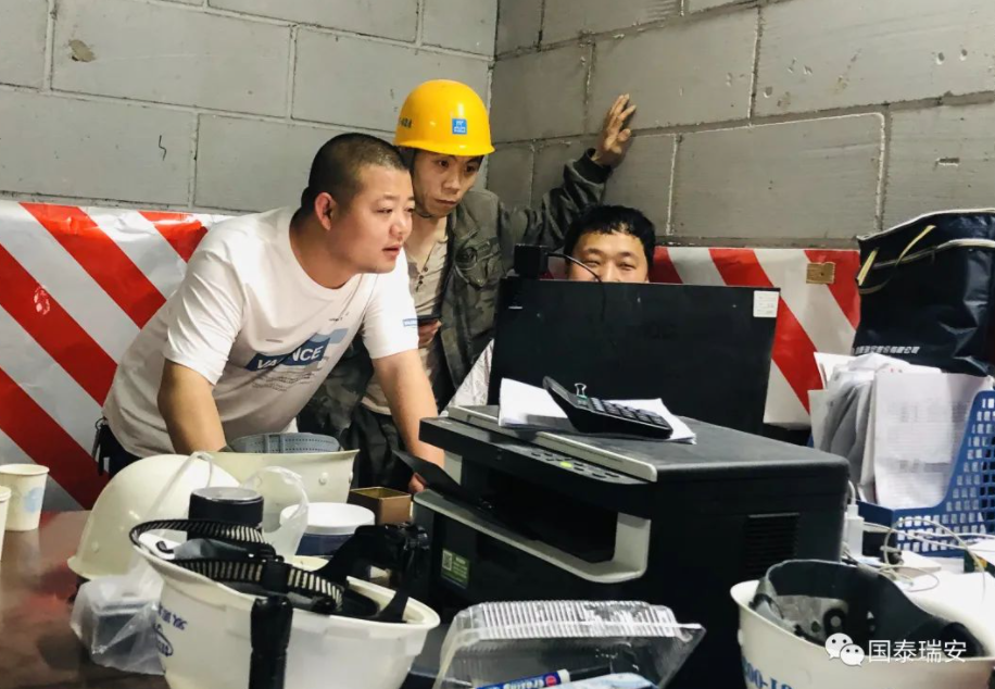 五一前夕表慰问，施工一线送温暖(图6)